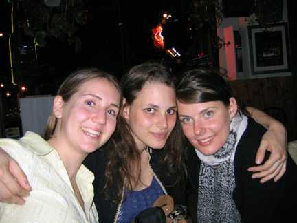 Friends Stephanie Stratigos, Rebecca Schiffman, Reka Reisinger
