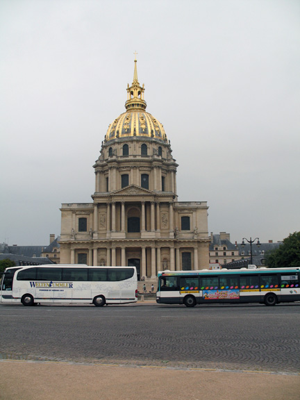 paris busesinfrontofnapo Paris 7/23/2006   8/11/2006