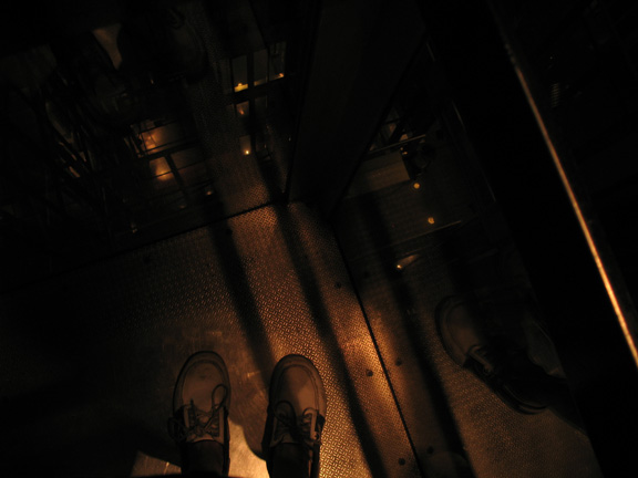 paris myfeetinelevatorat Paris 7/23/2006   8/11/2006