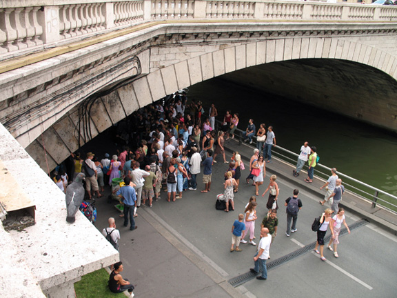 paris pigeonparisplage2 Paris 7/23/2006   8/11/2006